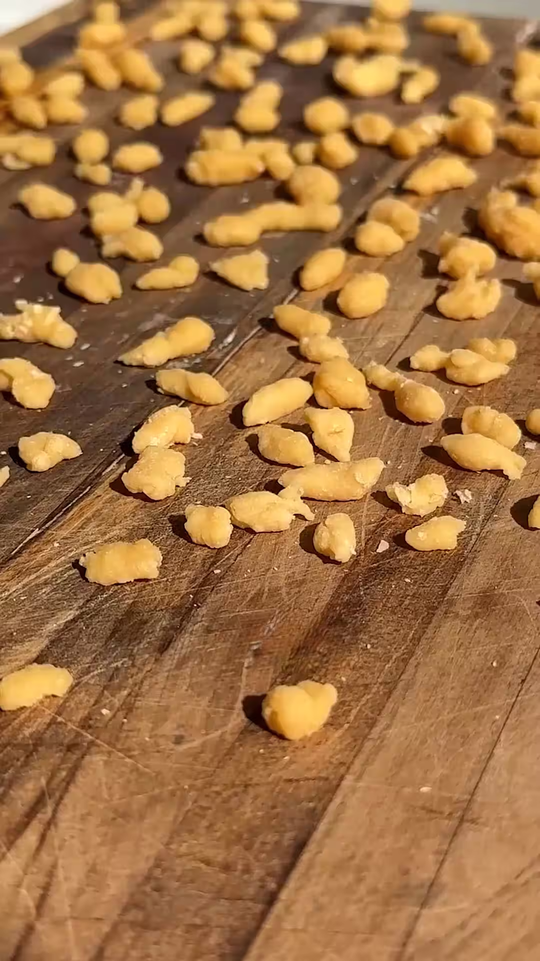 los csipetke son la pasta hungara para el goulash tradicional, te quedan ñoquis chiquitos