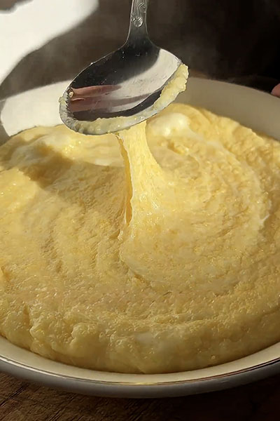 Polenta con leche y queso