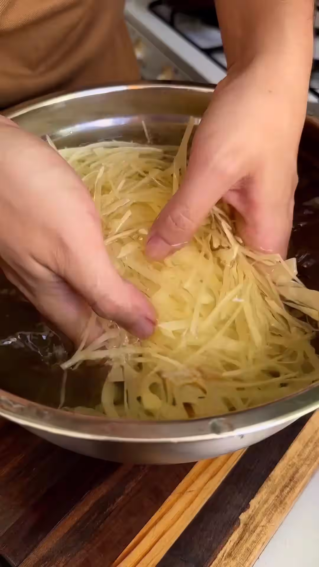 para freir papas primero remojarlas para sacar el almidon