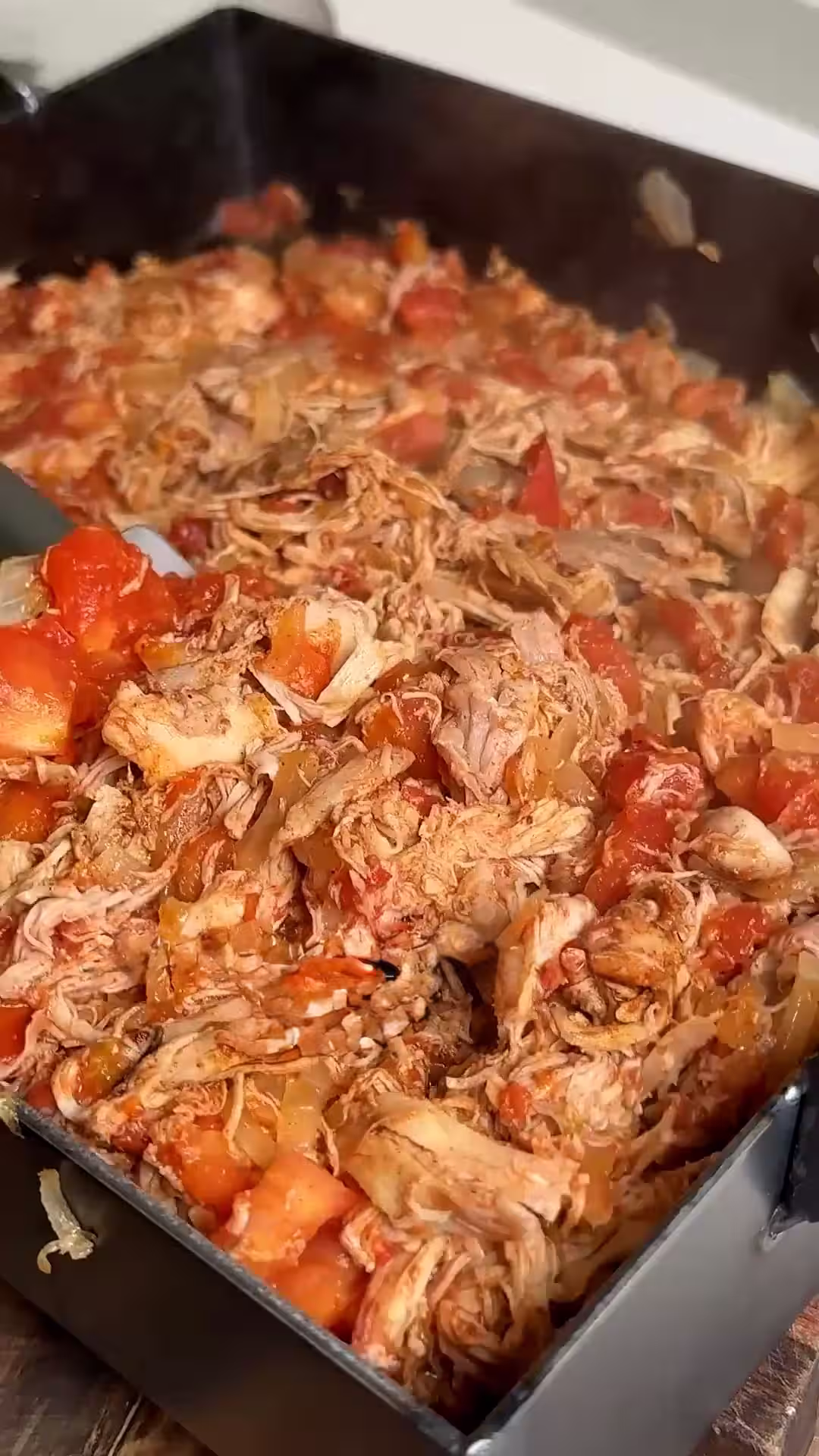 Relleno de pollo desmenuzado para flautas de pollo mexicanas