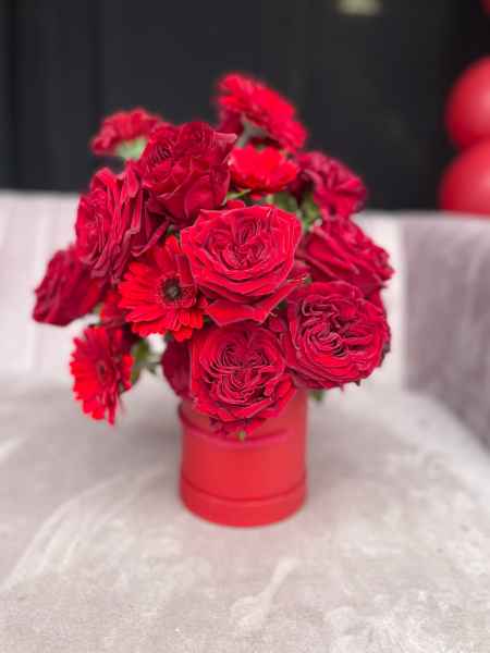 bukiet kwiatow z dostawa