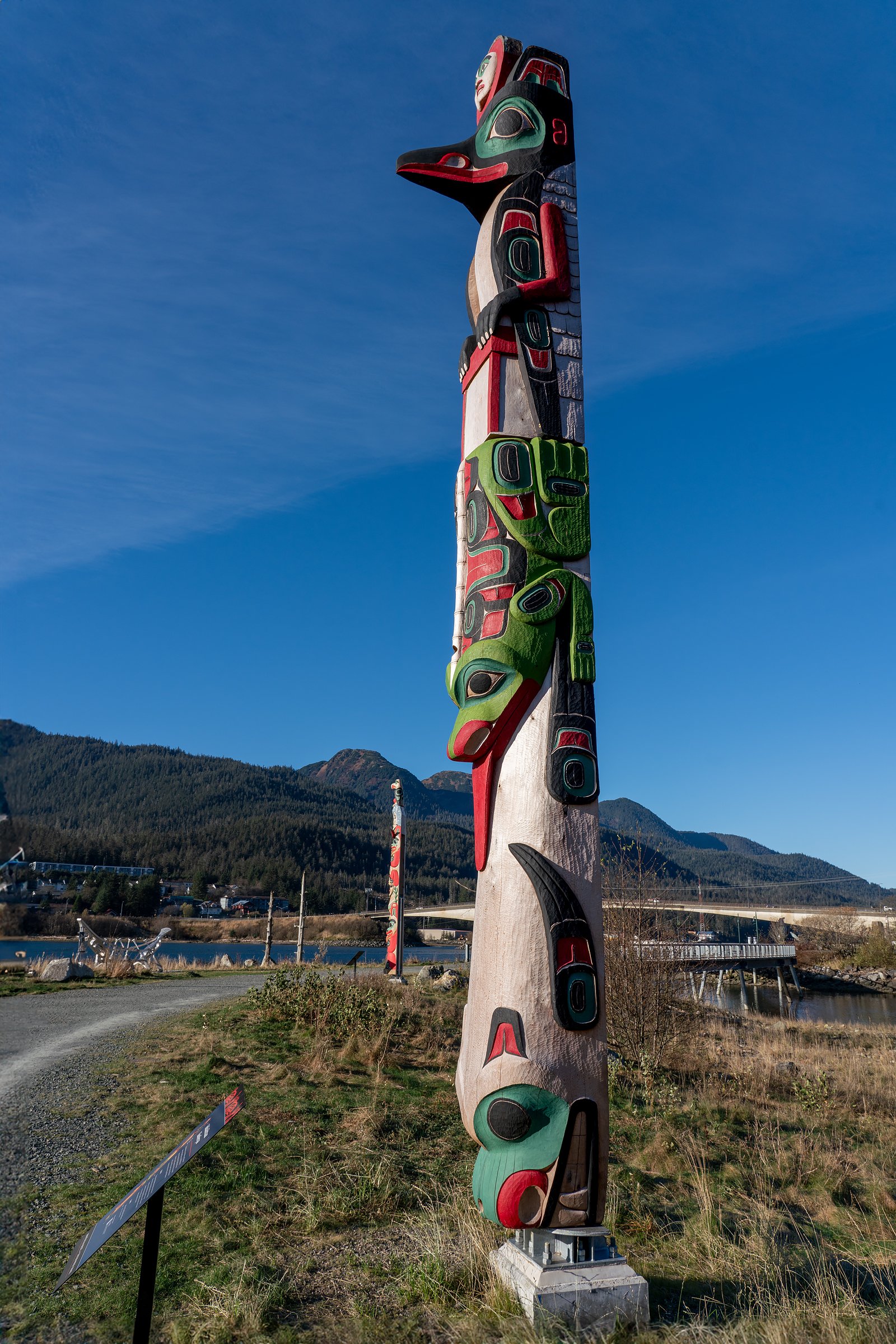 Kootéeya Deiyi Totem Pole Trail