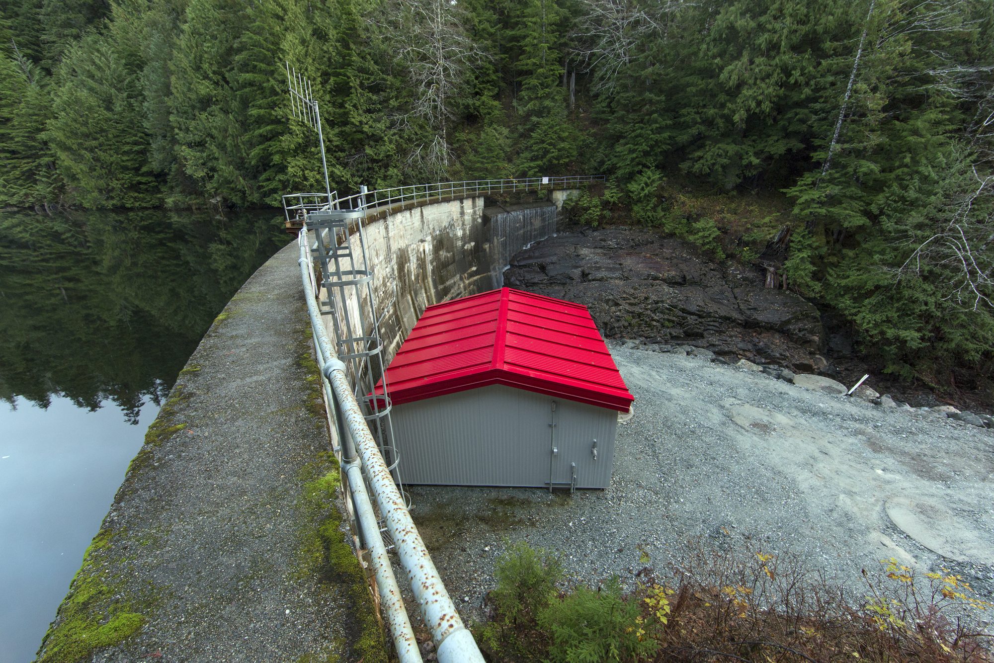Whitman Lake Hydroelectric penstock and valve house - Dawson Construction