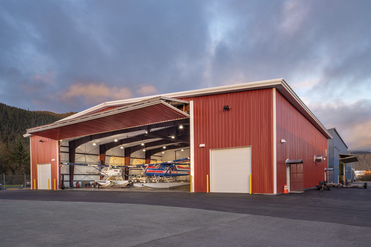 RED Leasing Hangar - Dawson Construction