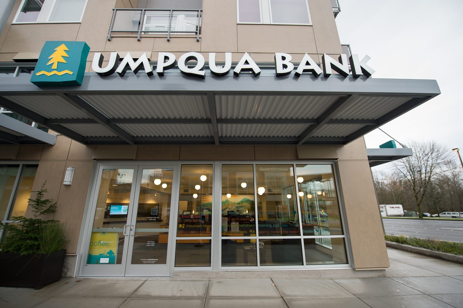 Umpqua Bank entrance canopy and signage at the Bellingham branch