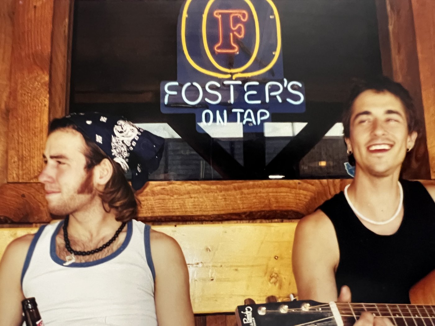 Guitars at the bar, Darby Montana