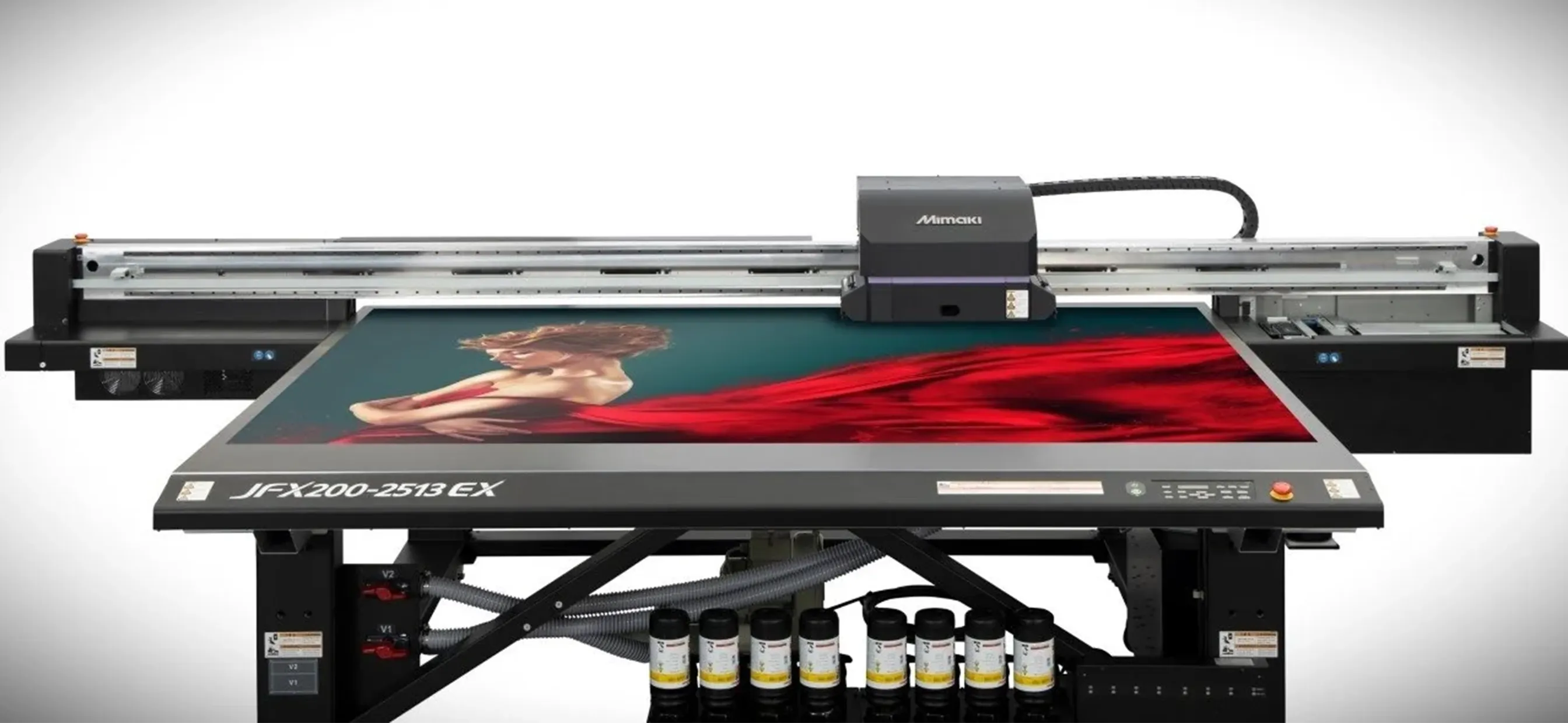 Широкоформатен UV печат върху плоскости с Mimaki JFX 2513 EX в печатница Контраст.