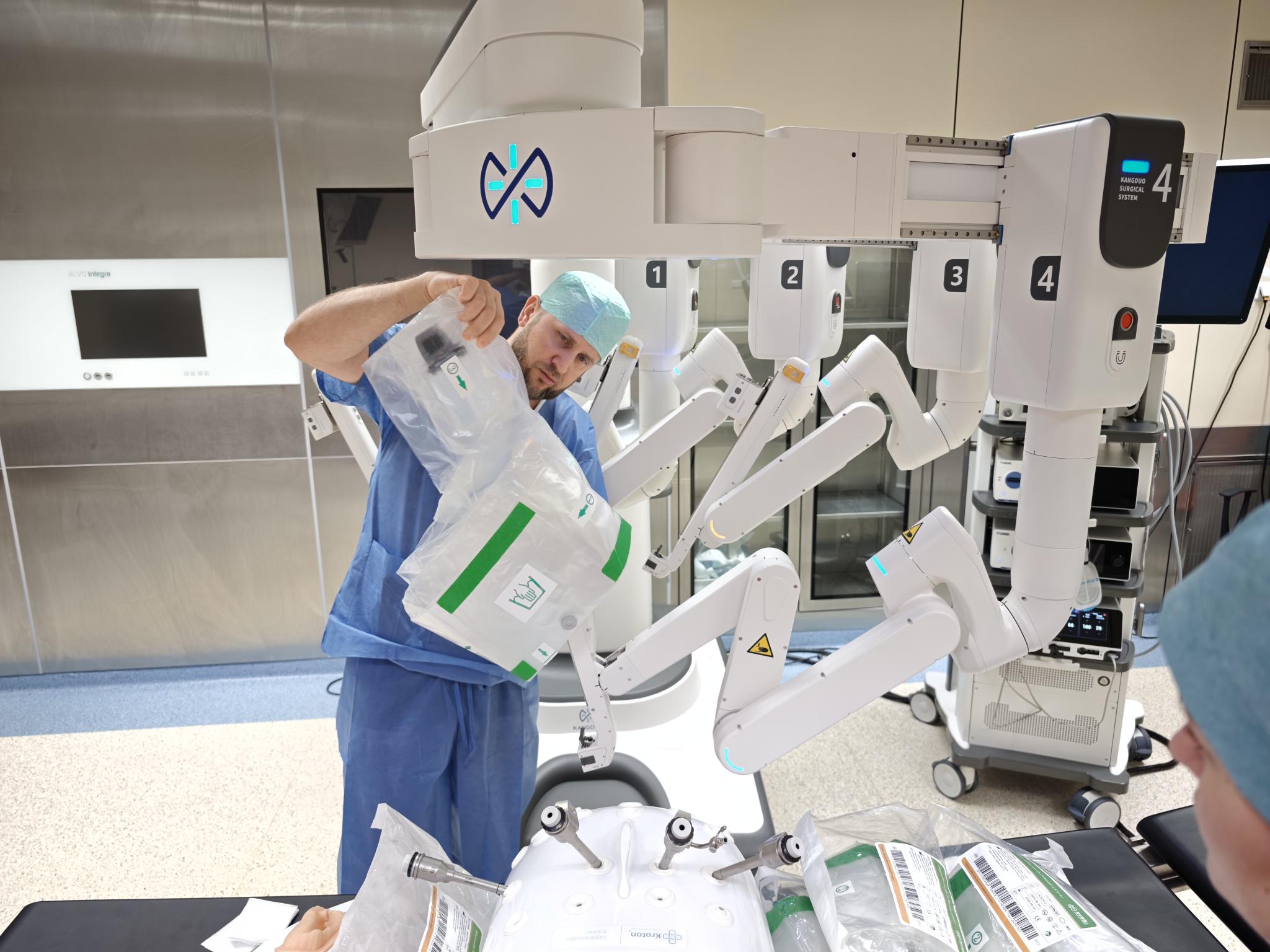 robot medyczny chirurgiczny kangduo