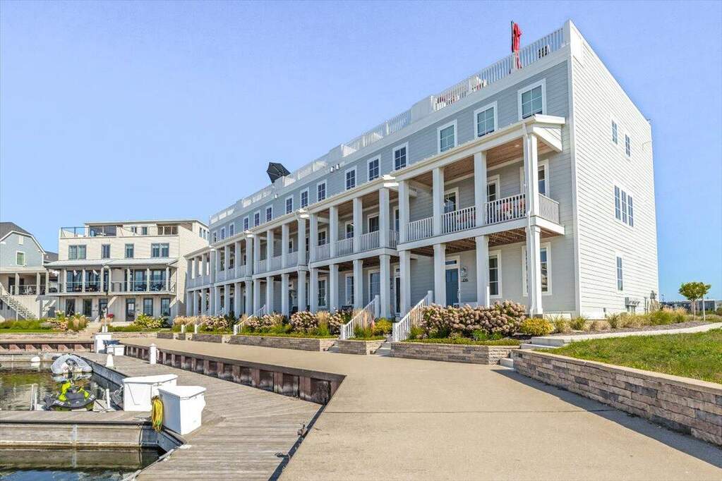 126 Mariners Cove