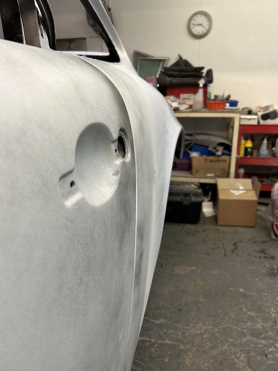 High-build primer and final body refinement on the 1972 Porsche 911 Ölklappe