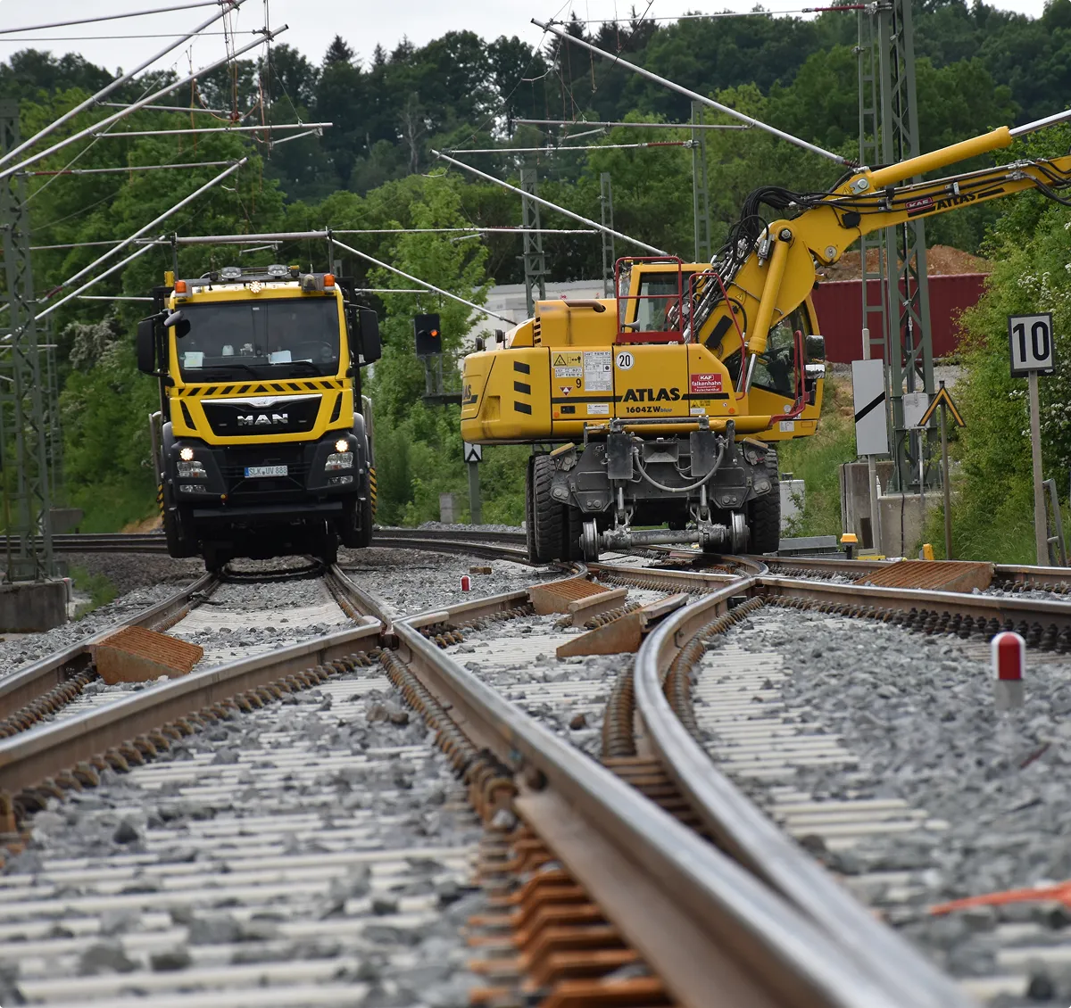 Eisenbahnbau und technische Ausrüstung — Bauausführung einer geplanten Bahnanlage