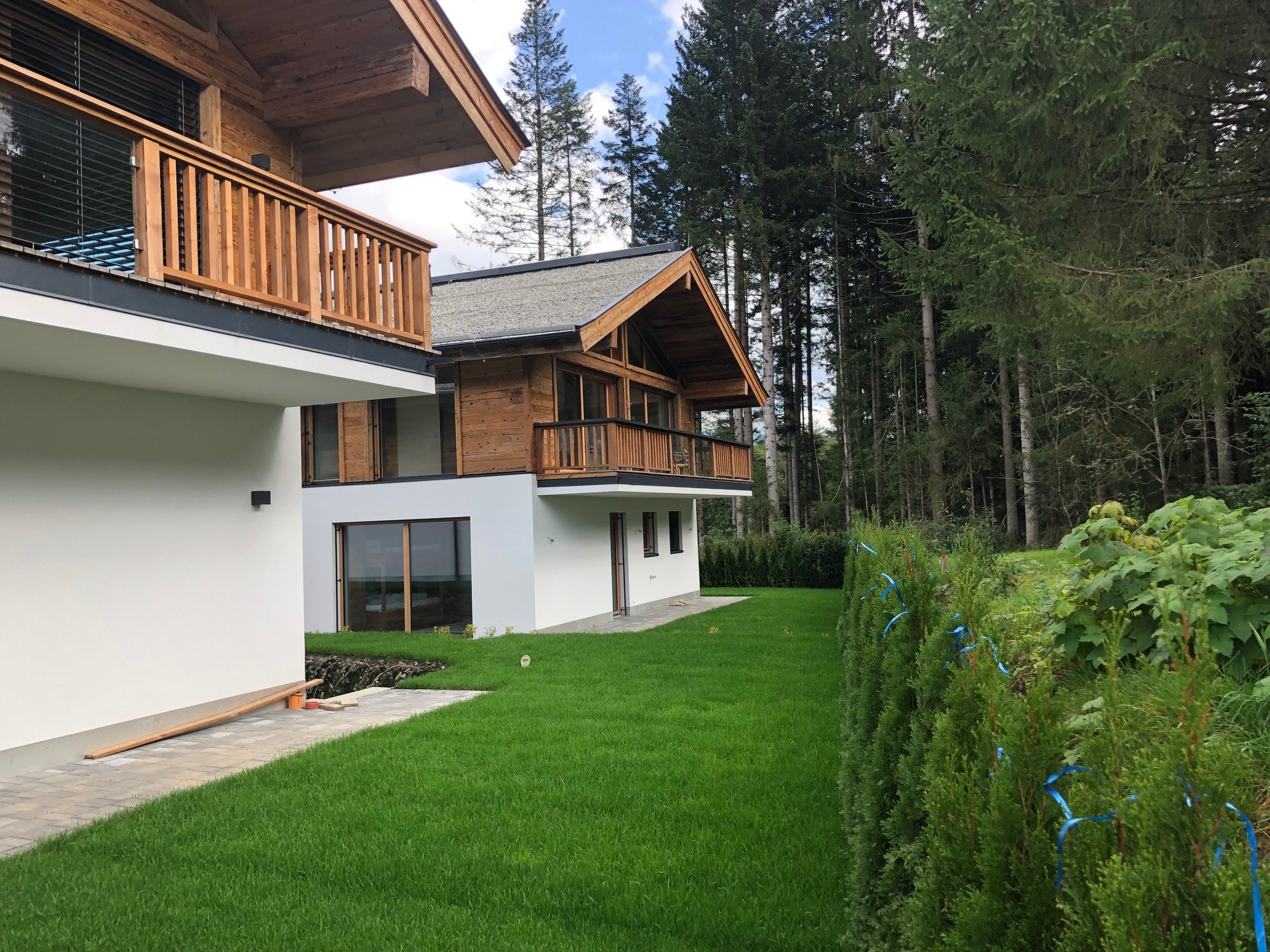Chalet-Ensemble St. Johann in Tirol – Gartenseite