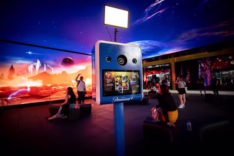 High-traffic experiential marketing activation for pop culture conventions and premieres