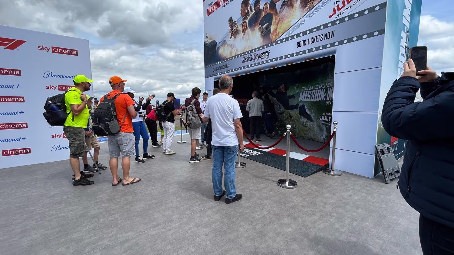 Crowd-pulling experiential activation idea for major sporting events and festivals