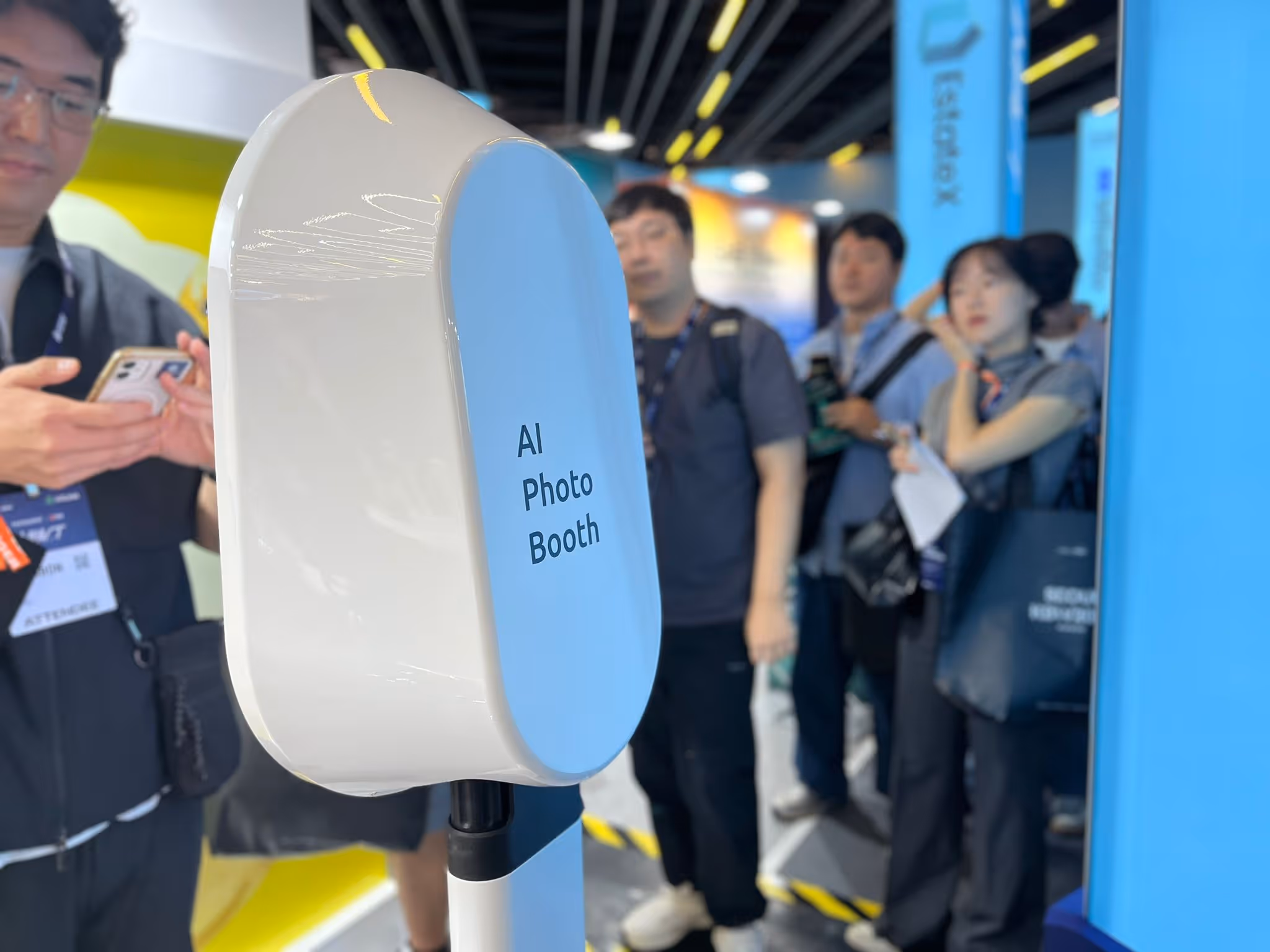 High-traffic AI photo booth activation for blockchain and fintech events worldwide