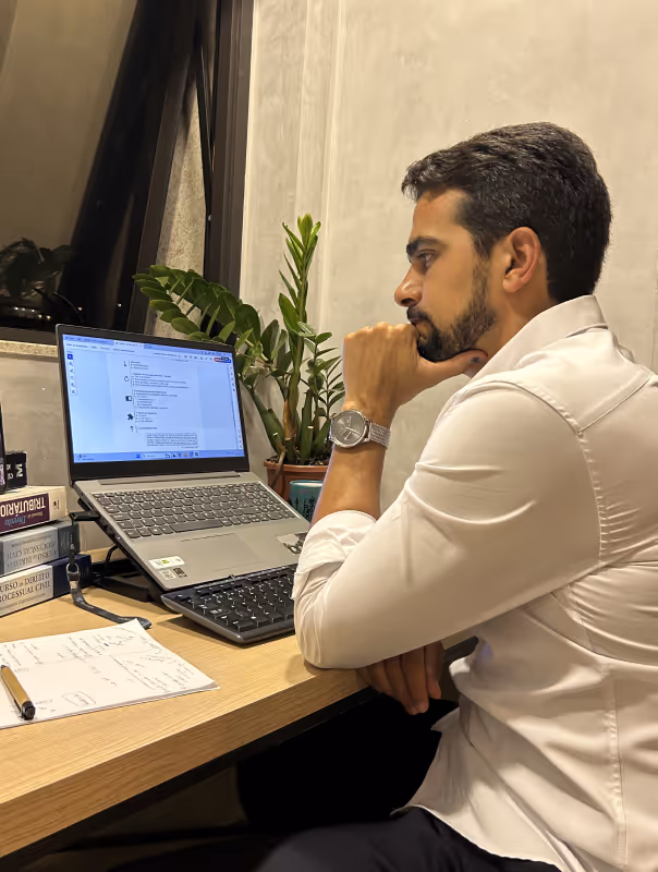 Diogo Póvoa realizando mentoria individual em reunião virtual