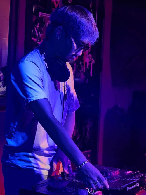 Học viên 88DNA Academy trong buổi học DJ thực hành