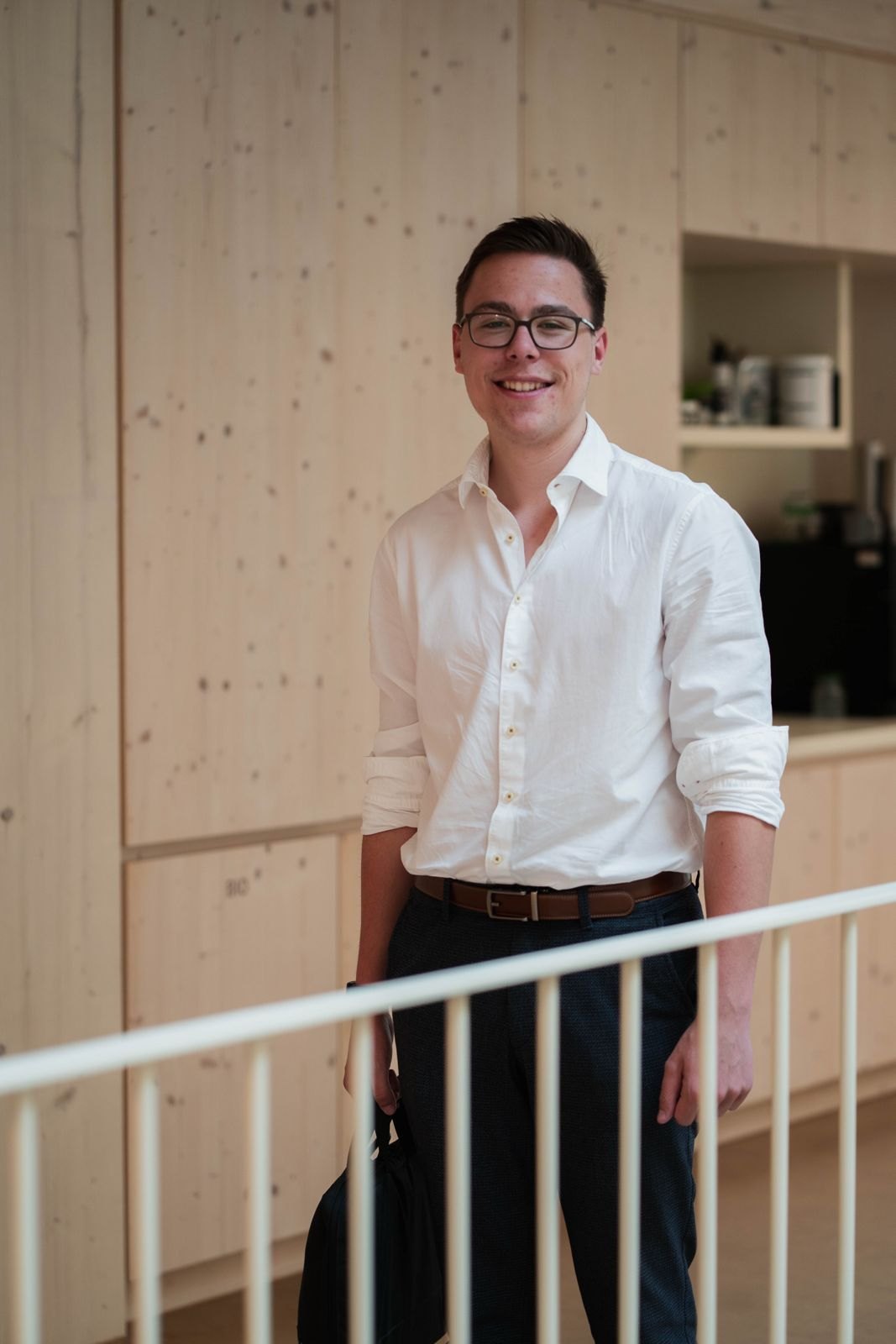 Sebastian Kuhn von Go2 Rental beim Durchrechnen eines Grundrisses