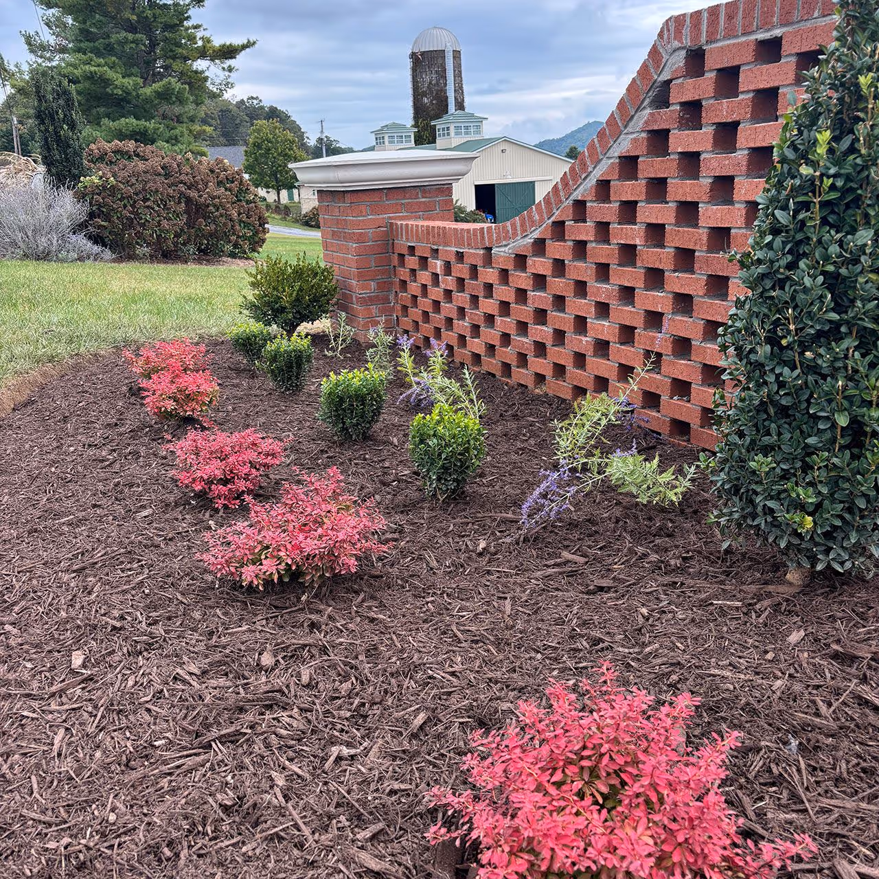 professional bed maintenance and pruning services New River Valley Virginia