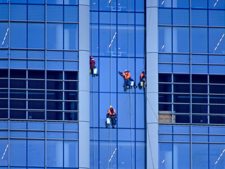 How much should you expect to pay for window cleaning?