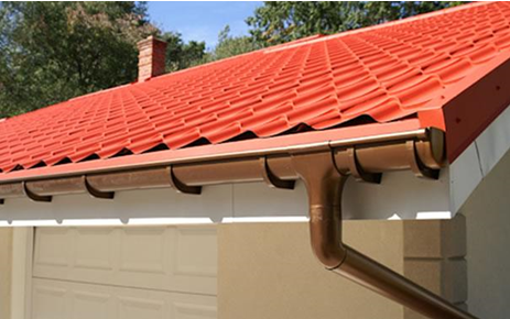 What are the best ways to clean aluminum gutters?