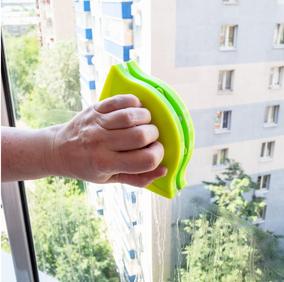 Magnetic Window Cleaner vs. Traditional Methods: Pros and Cons