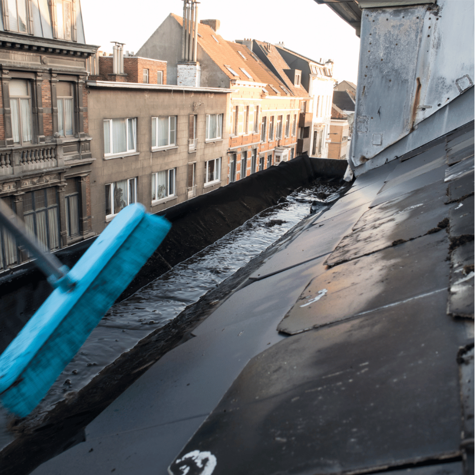 When Is the Best Time to Clean Gutters?