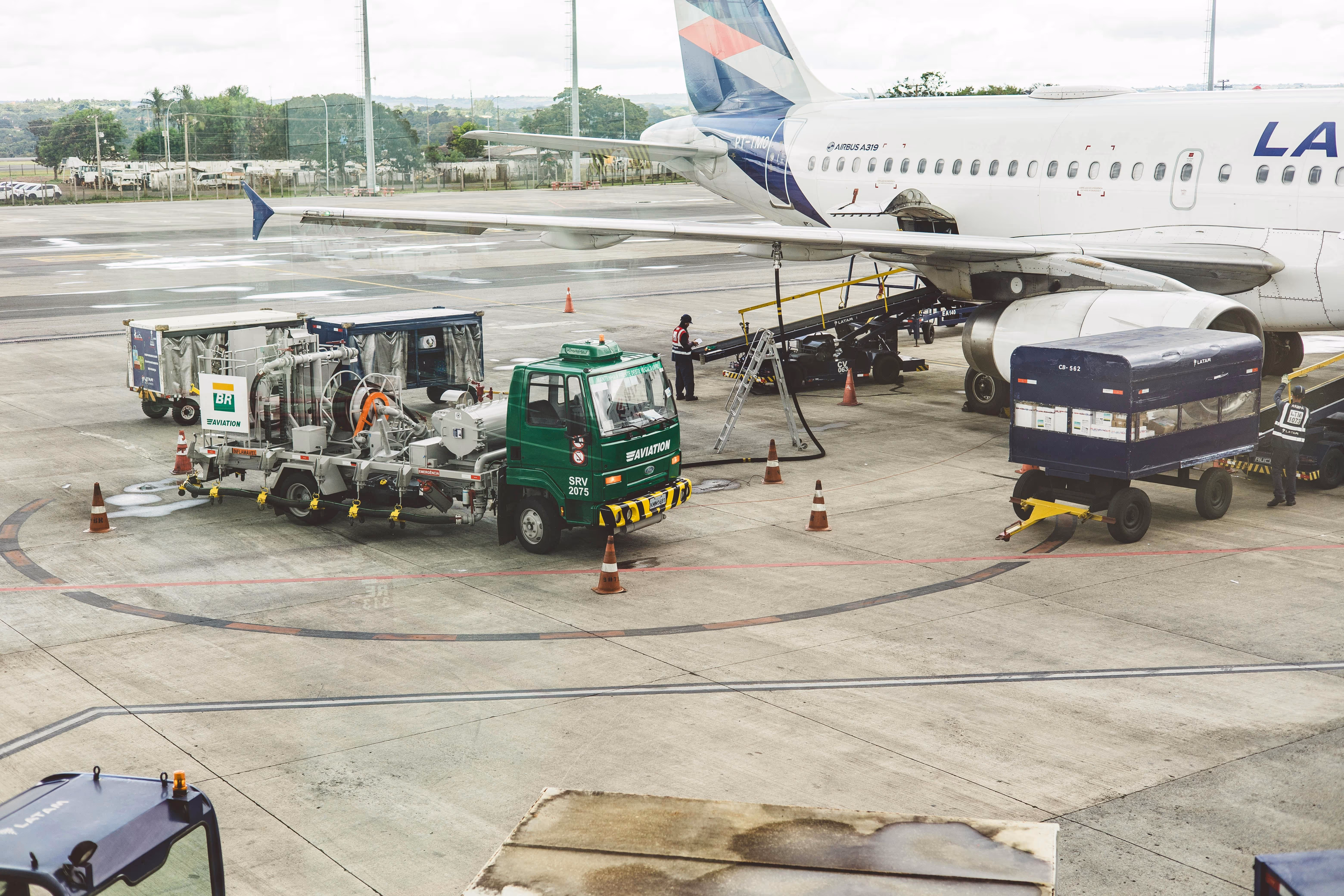 Mumbai Jet Fuel Credit Risk: Cut Payment Terms Now