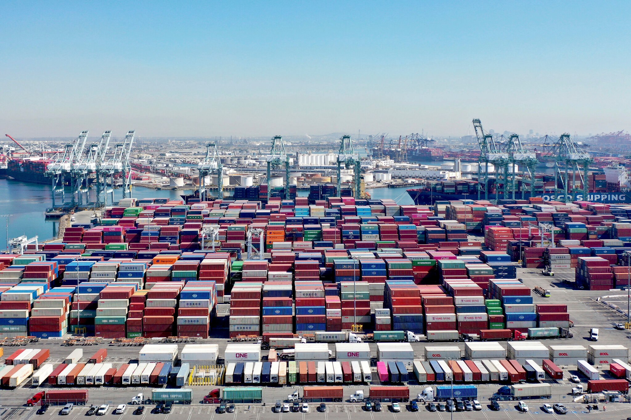 LA Port Volume Surge Pressures Drayage as Diesel Soars 60%