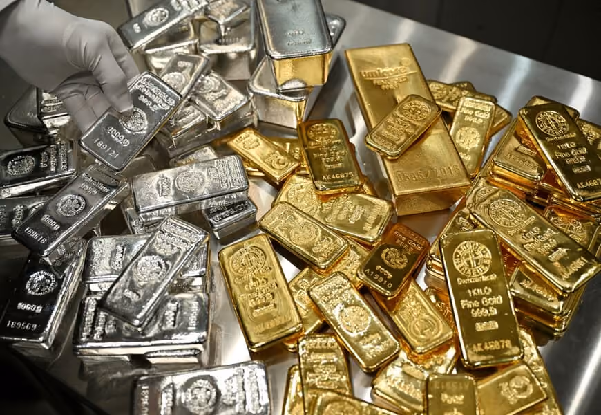 Asian Gold Dealers Cut Prices 2.3M VND Fed Rate Repricing
