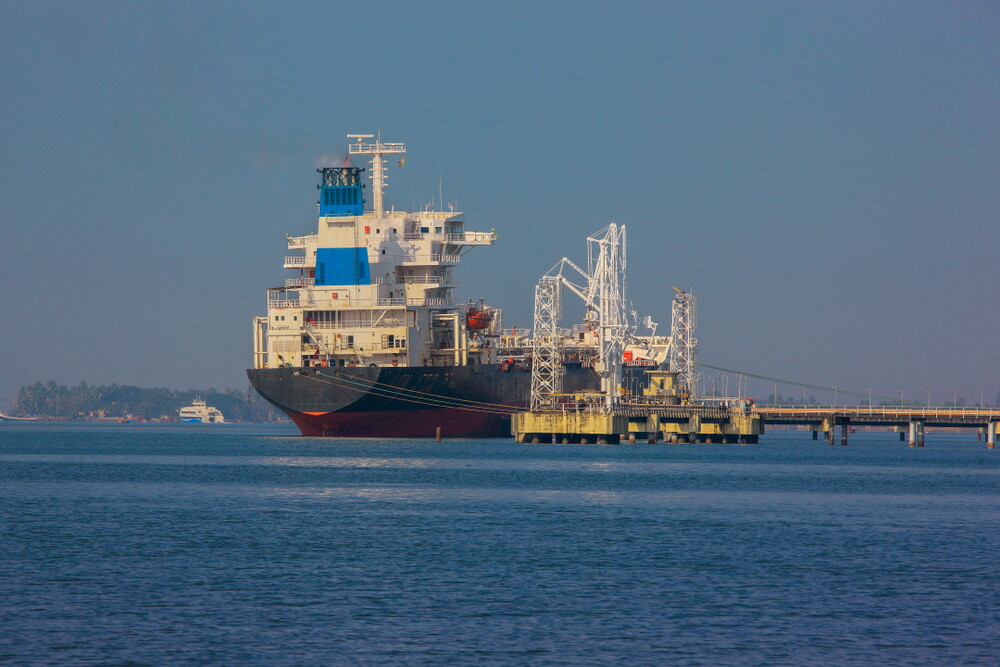 India Cuts Fuel Export Duties: Refinery Margin Impact Analysis