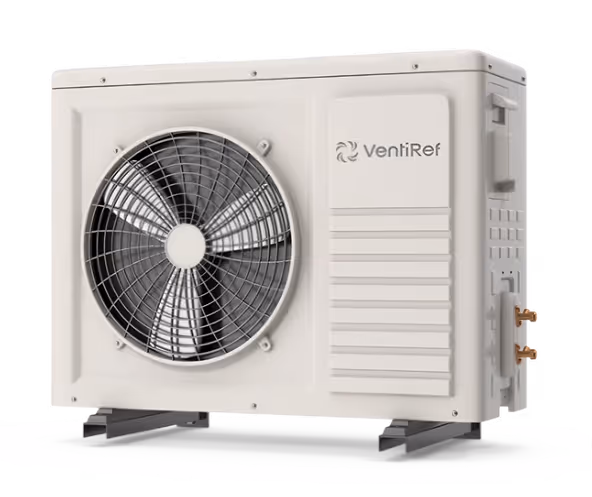 Unité extérieure de climatisation VentiRef blanche avec ventilateur et support.