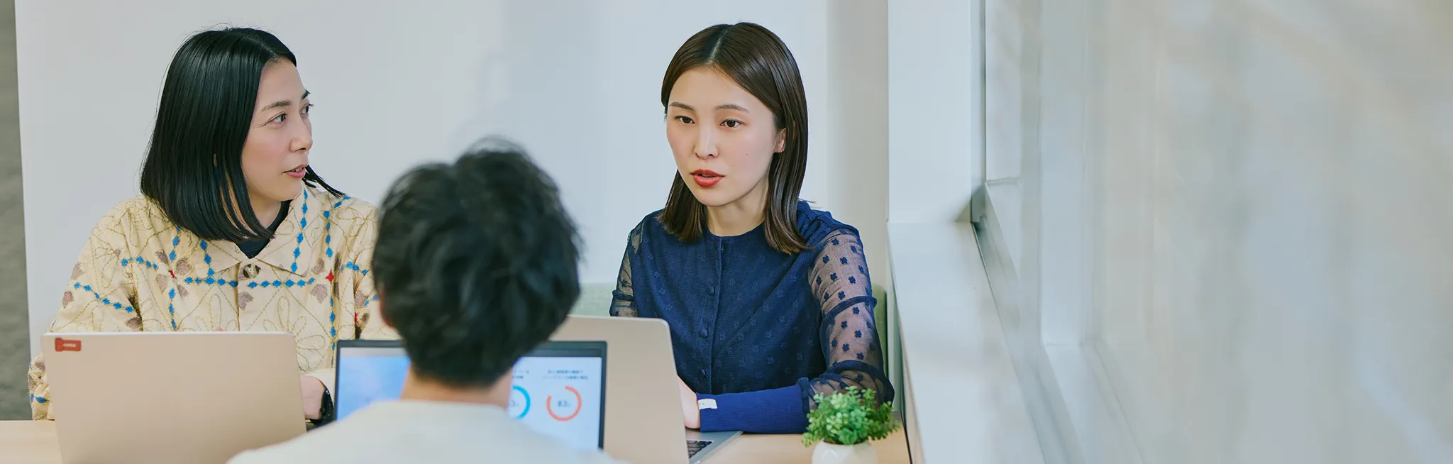 mento 社員　話し合い風景