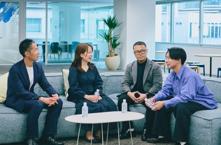 mento 社員　話し合い風景