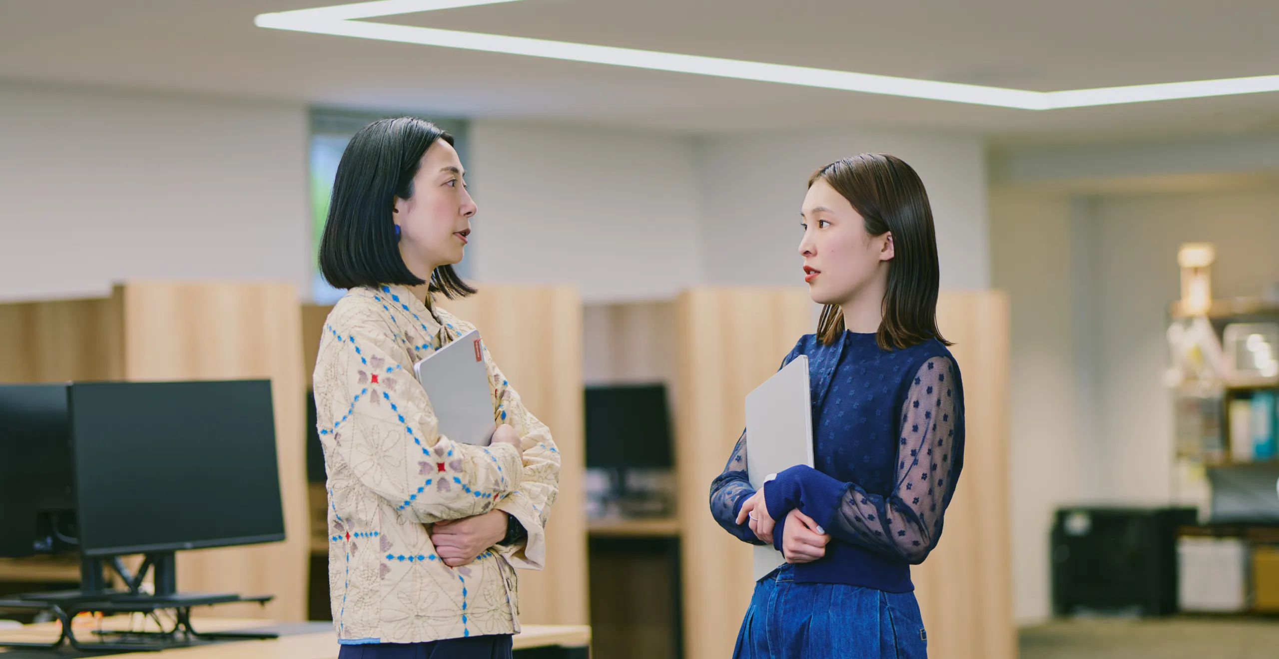 mento 社員　話し合い風景