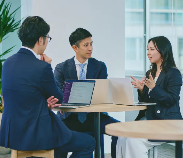 mento 社員　話し合い風景