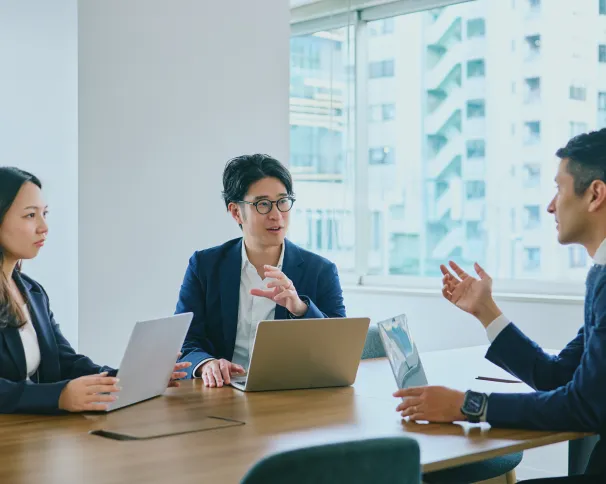 mento 社員　話し合い風景