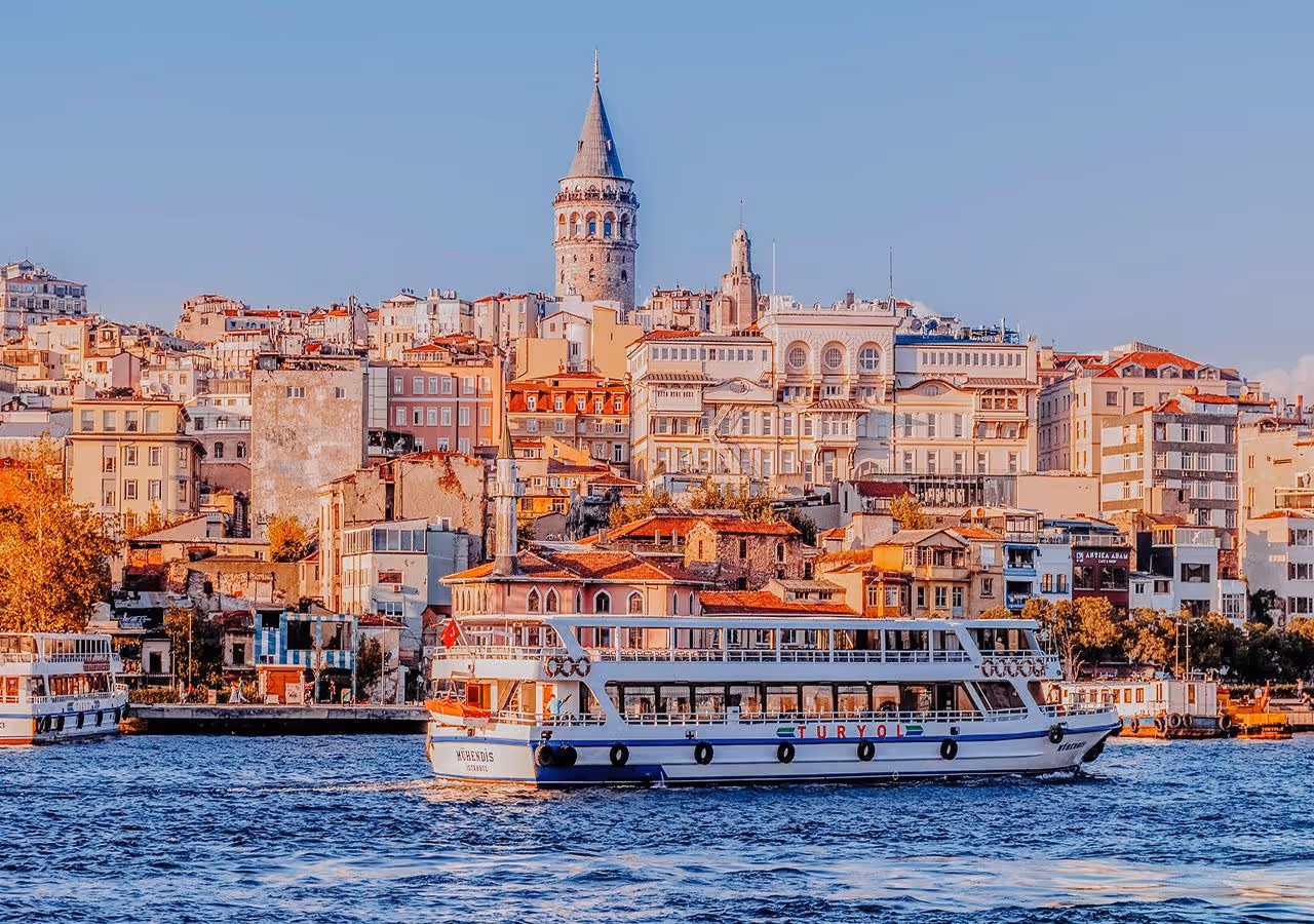 Bosphorus-tour-Istanbul-Turkey-in-June