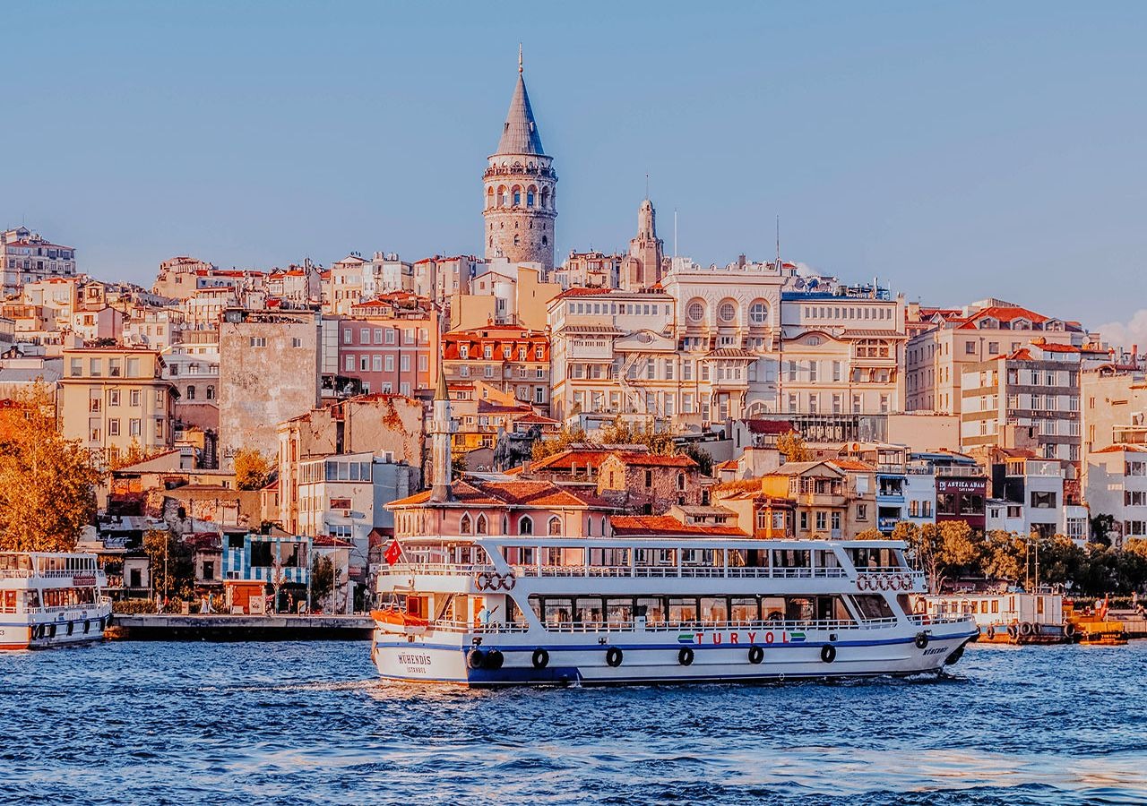 Bosphorus-tour-Istanbul-Turkey-in-June