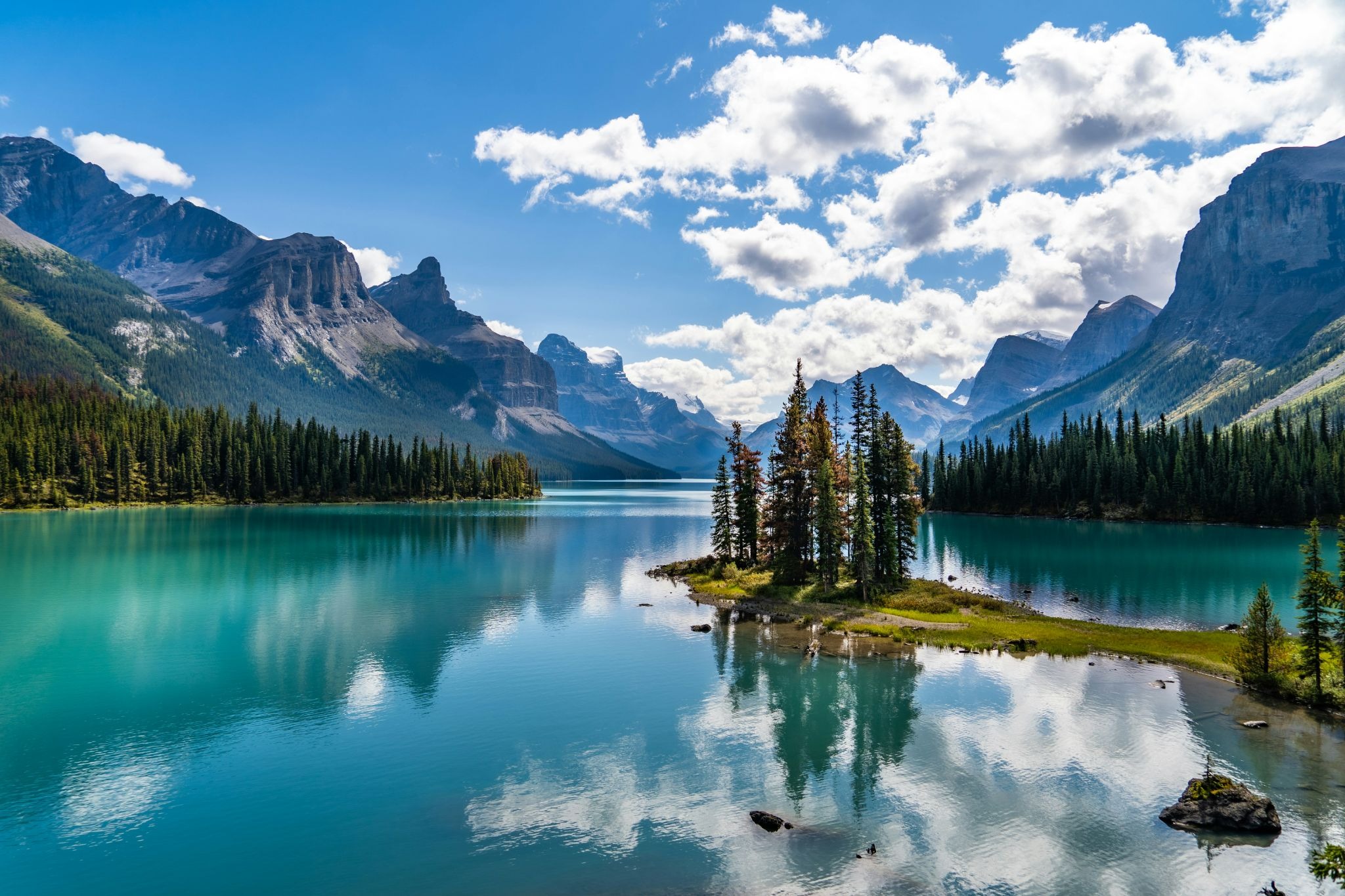 Canadian-Rockies-in-summer