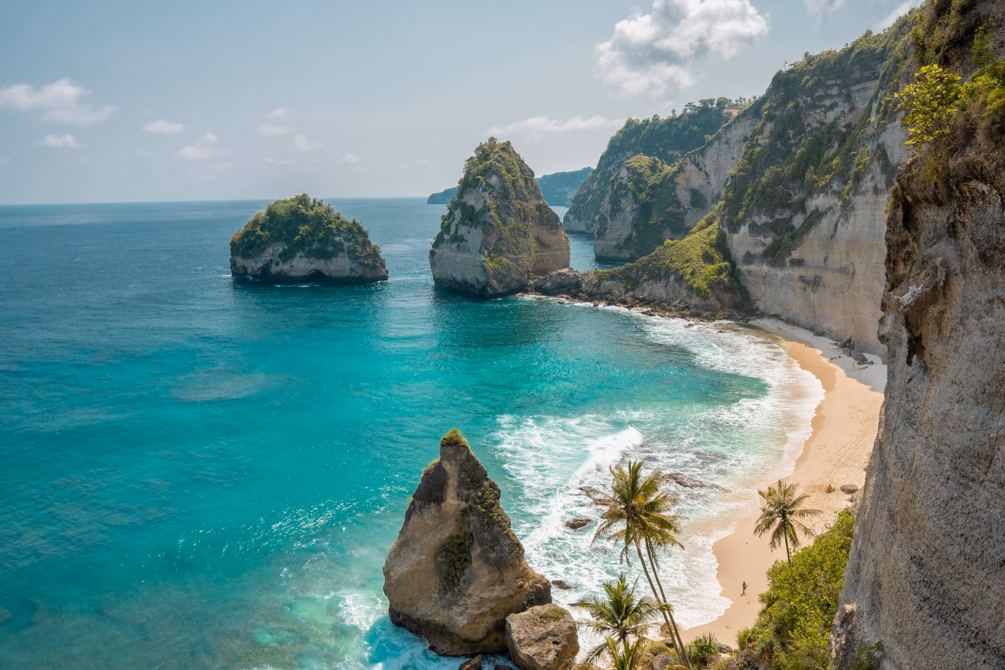 Kelingking-beach-in-Bali-Indonesia