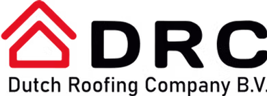 Logo met een rood huisvormig pictogram naast zwarte tekst.