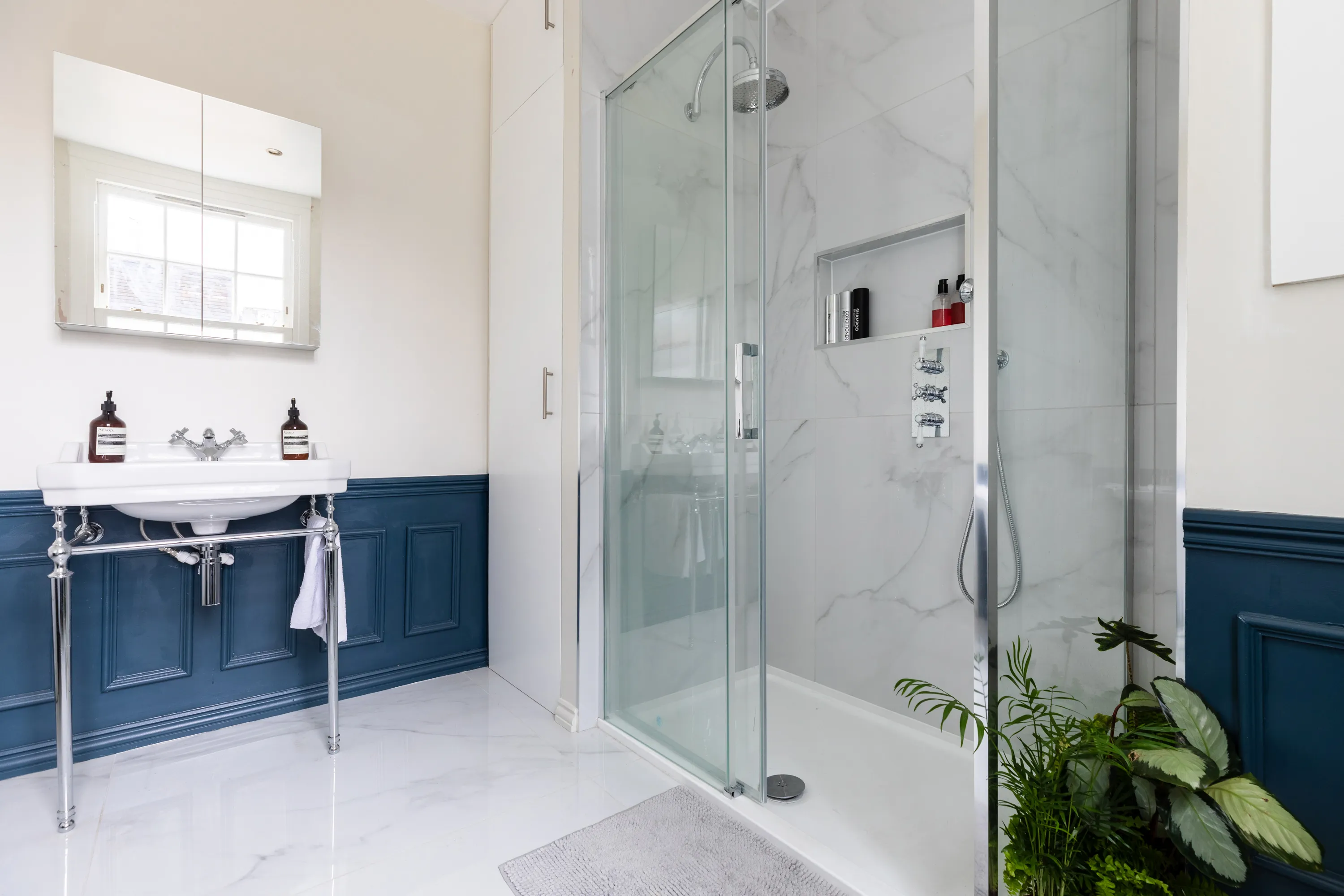Navy Panelling & Chrome | Islington - gallery photo 2