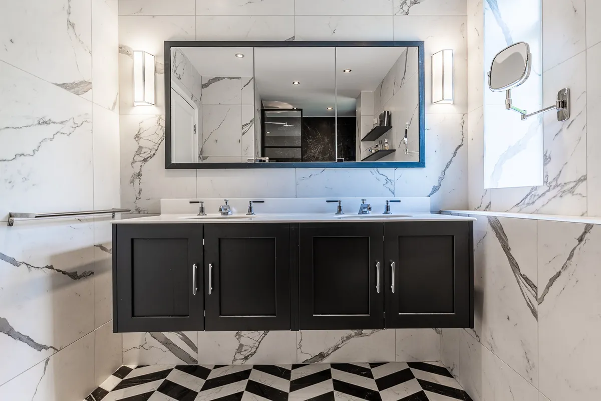 Monochrome Traditional | Putney - main photo