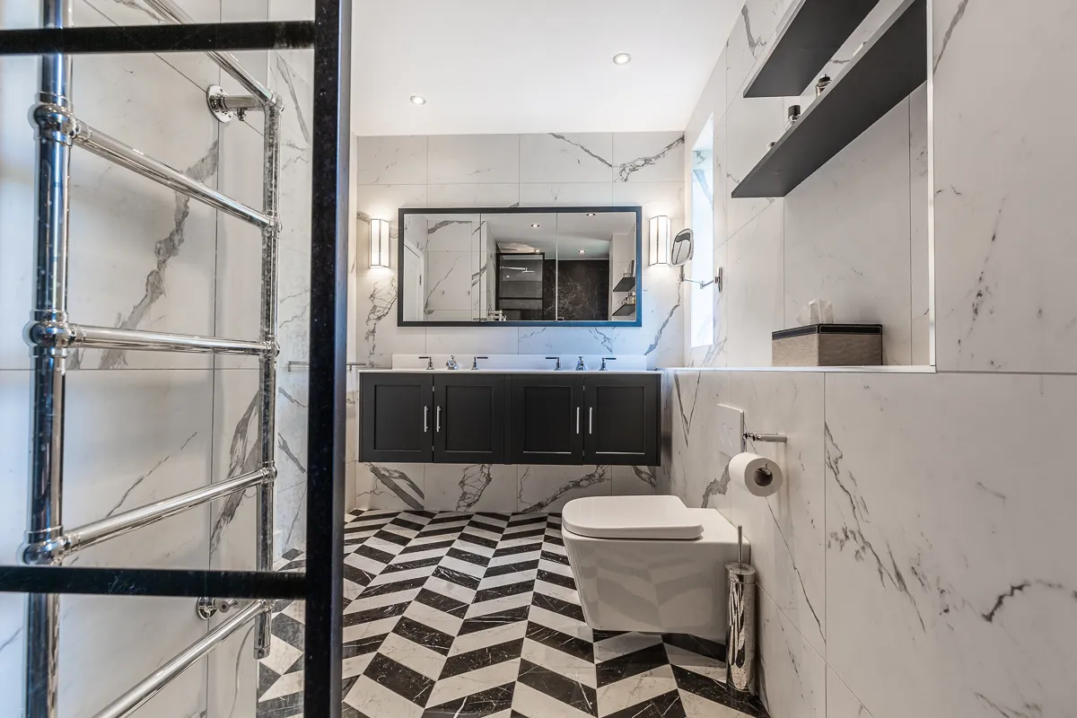 Monochrome Traditional | Putney - gallery photo 3