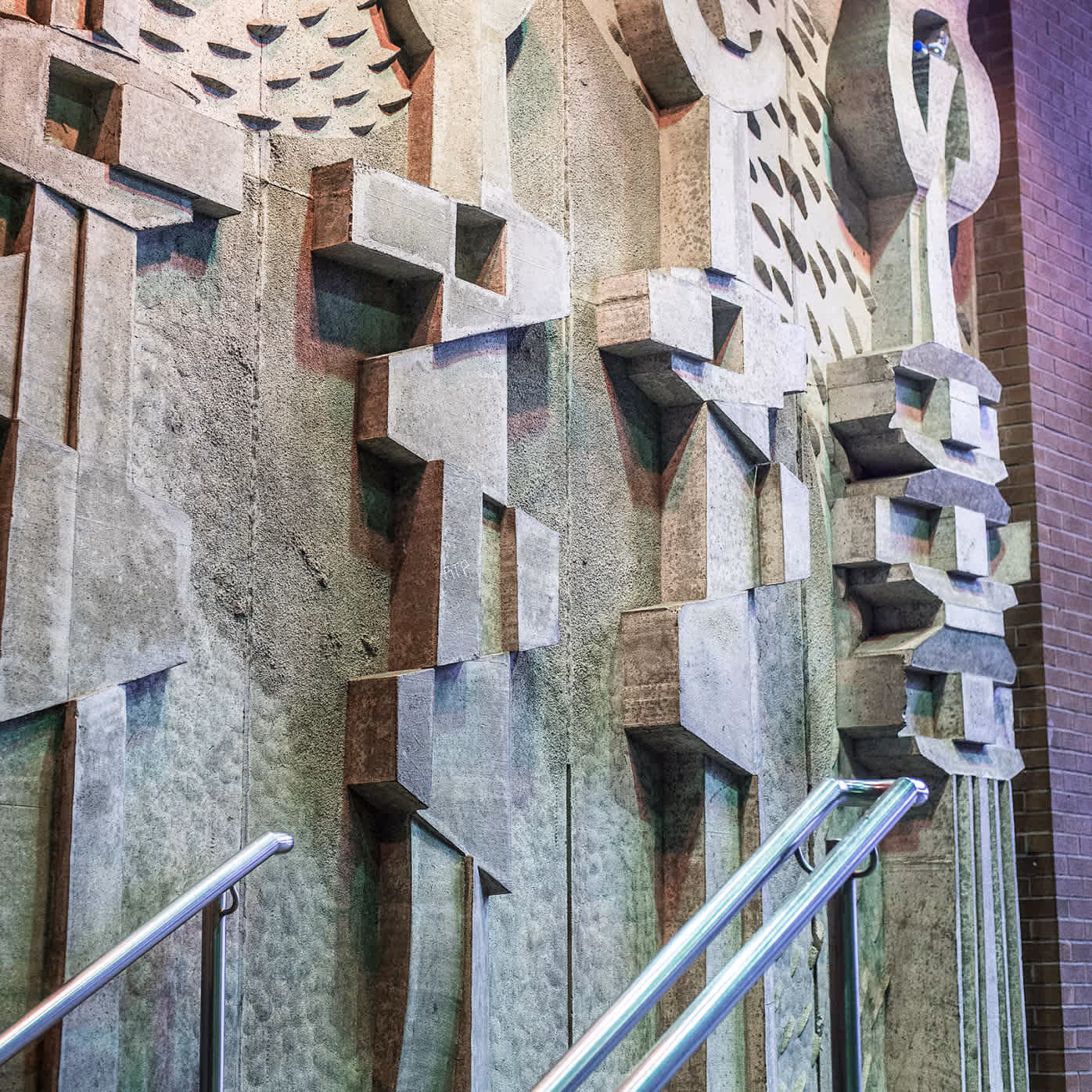 Context shot of STM artwork in urban environment