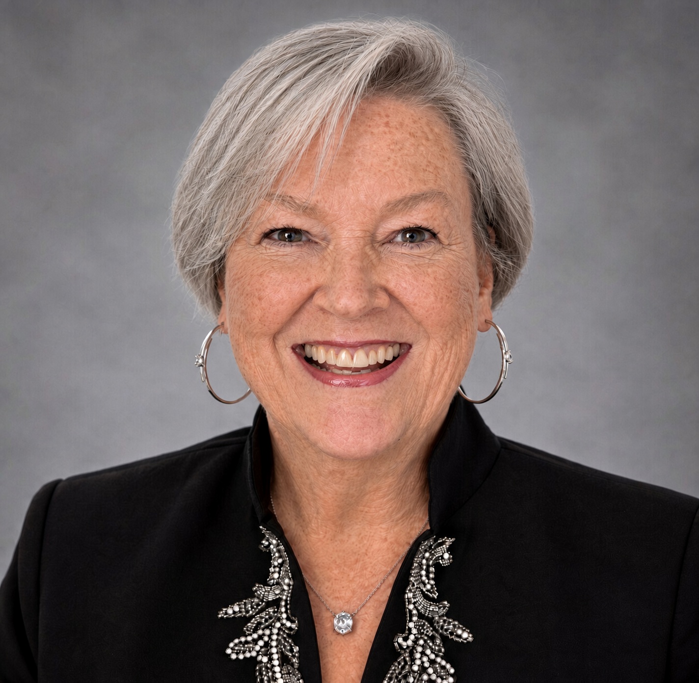 Yvonne Mashburn Schmidt headshot