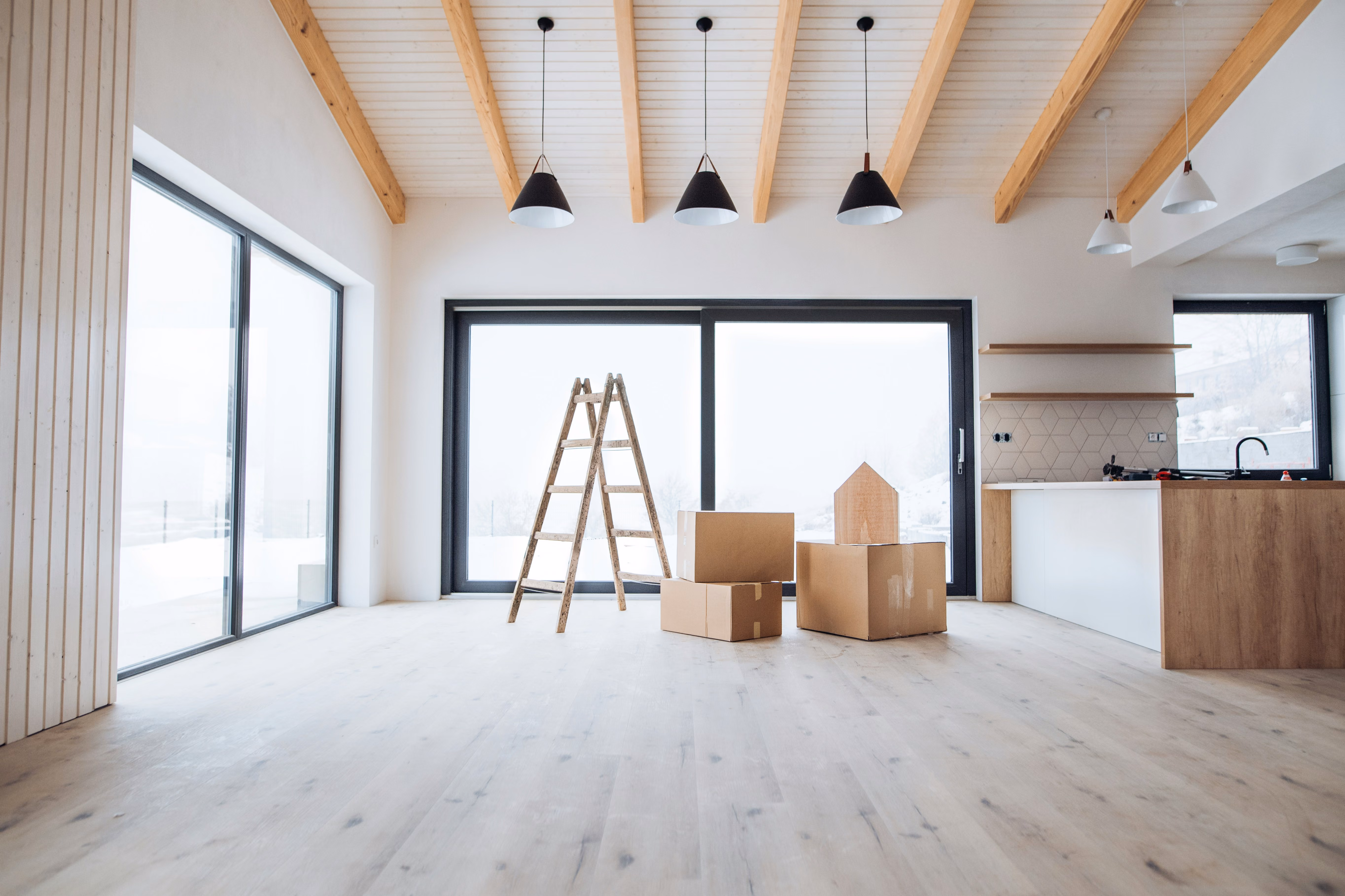 Rénover une maison en proche couronne : ce qui change par rapport à Paris