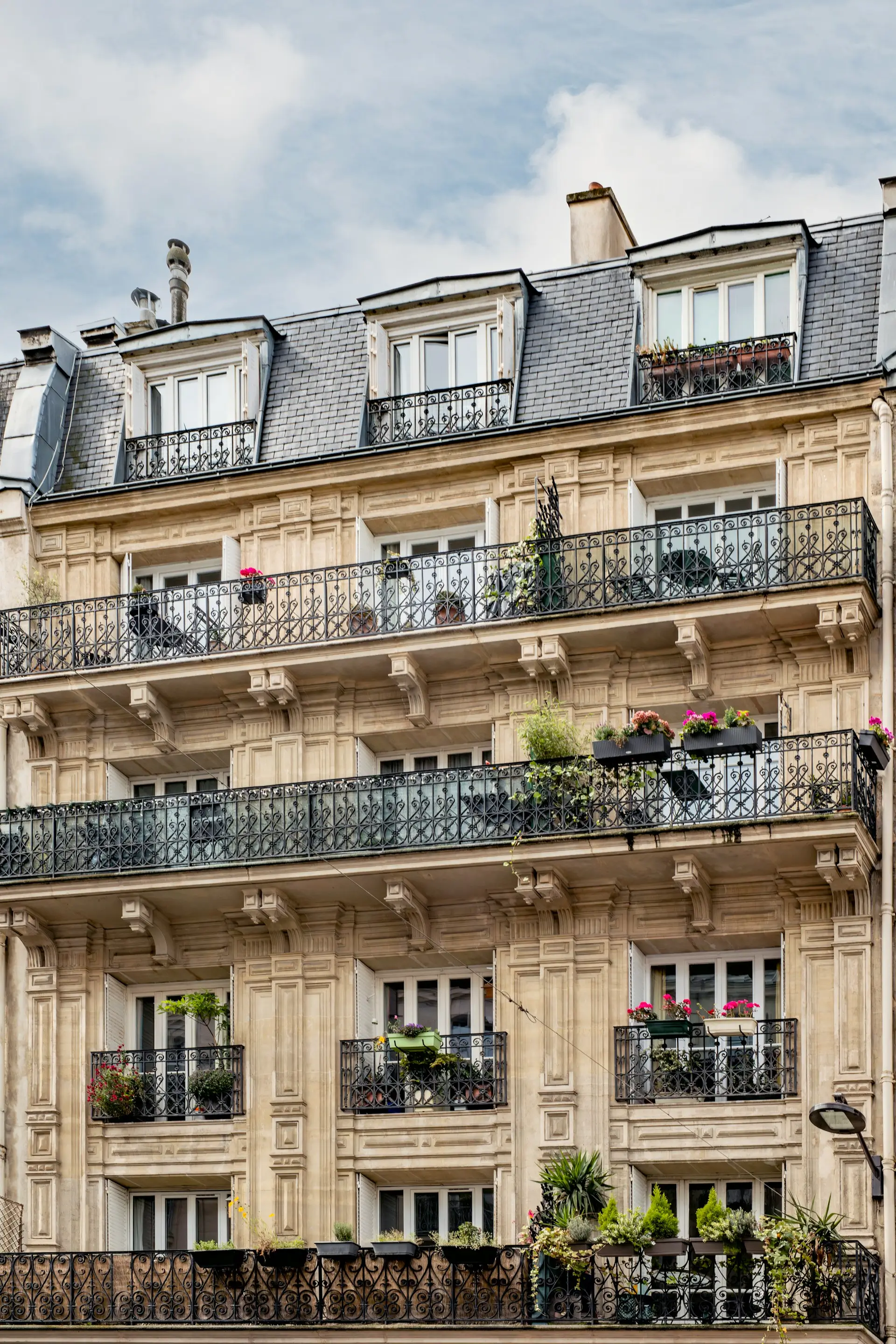 Rénover un appartement de standing à Paris : matériaux, artisans, budget