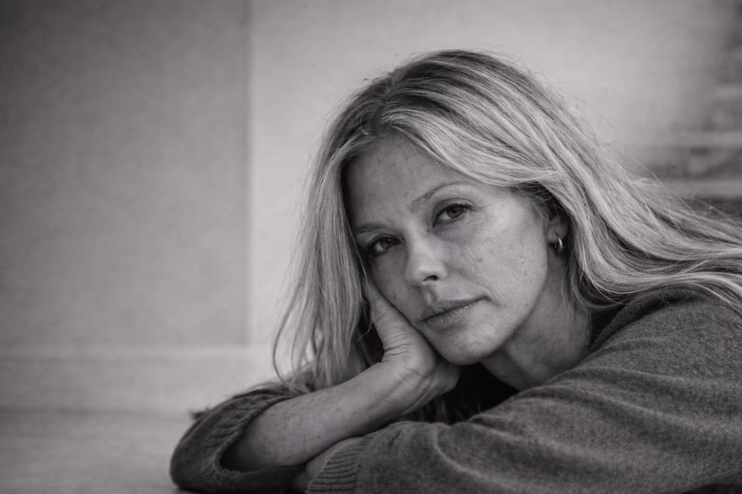 Black and white portrait representing dull skin and lack of radiance concern at CAMI